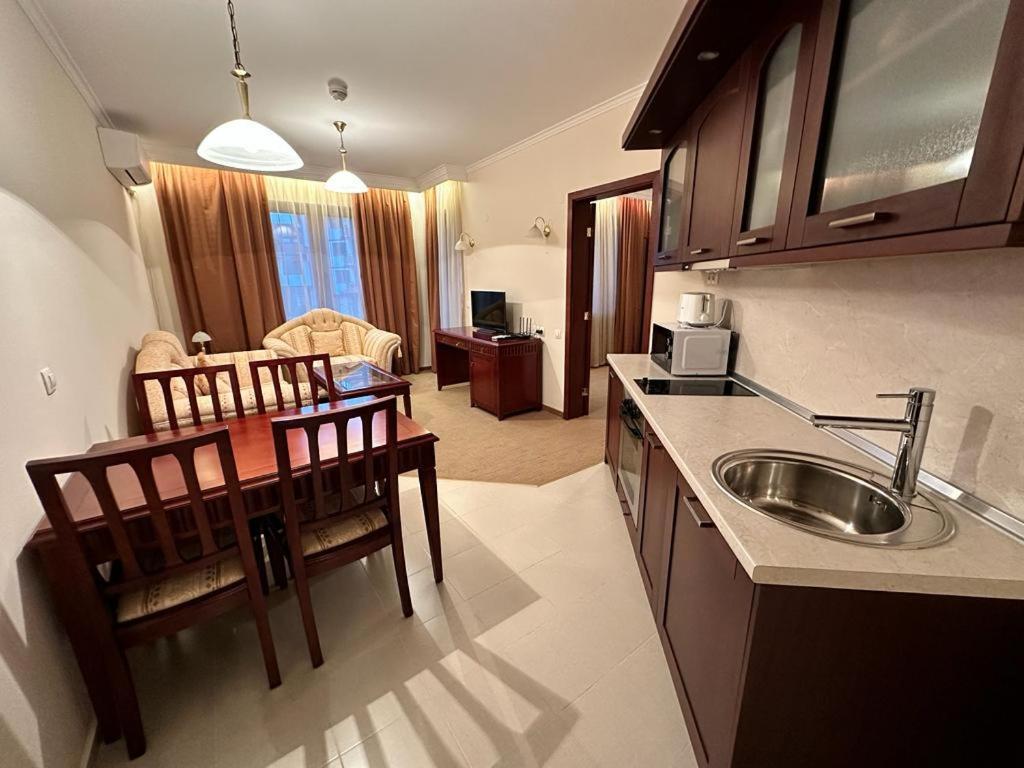 Luxury In Downtown Residential Complex Daire