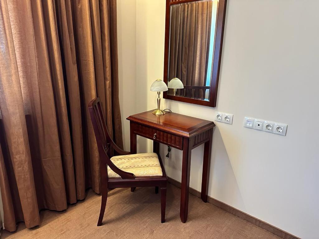 Luxury In Downtown Residential Complex *